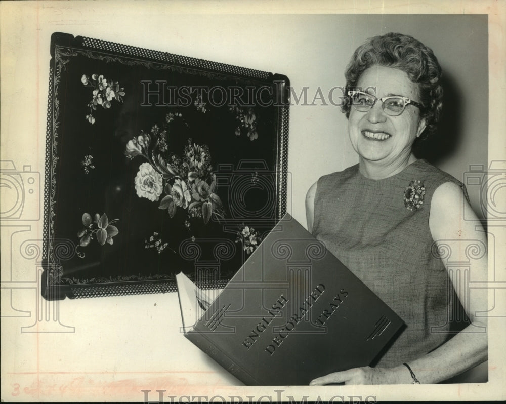 1965 Mrs. Harold White with an artistic tray in her New York home - Historic Images