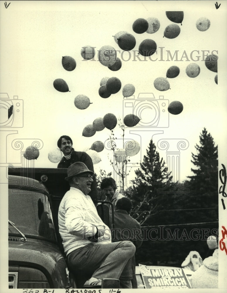 1983 Guilderland, NY politicians release balloons during campaign - Historic Images