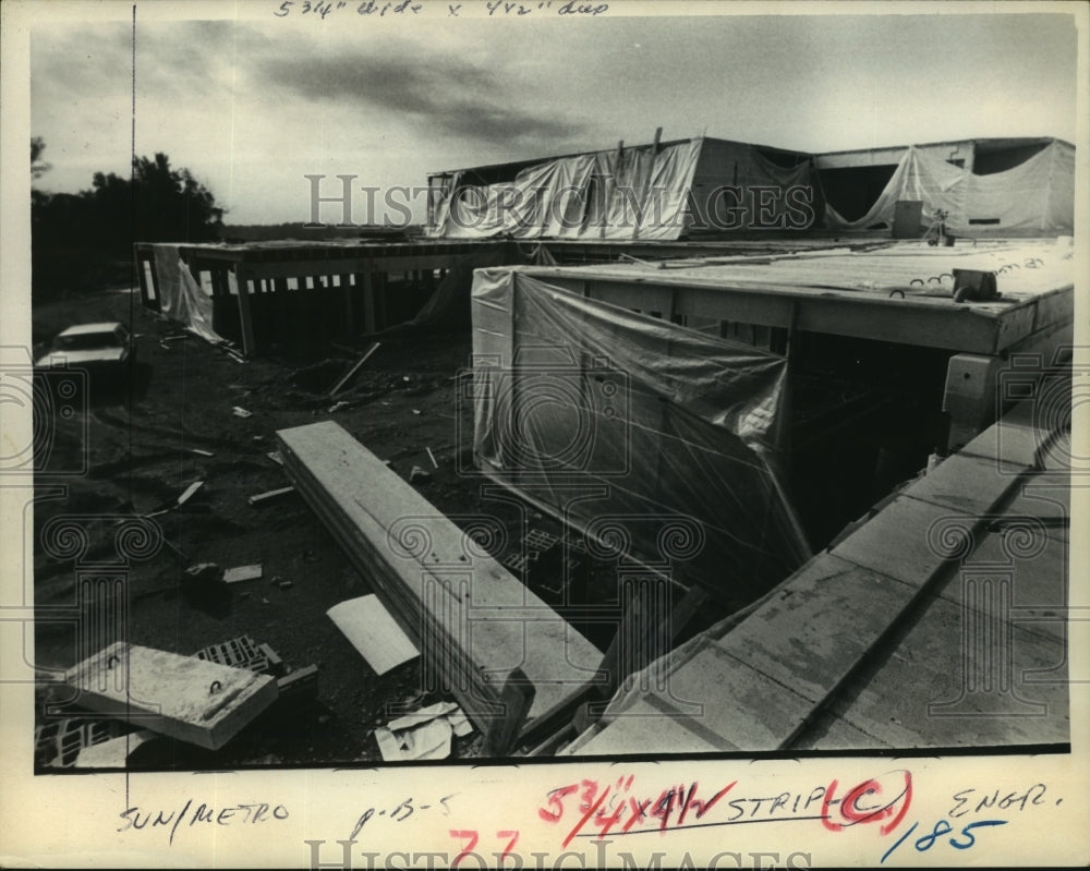 1971 Press Photo Plastic wraps parts of abandoned Wilton State School, New York-Historic Images