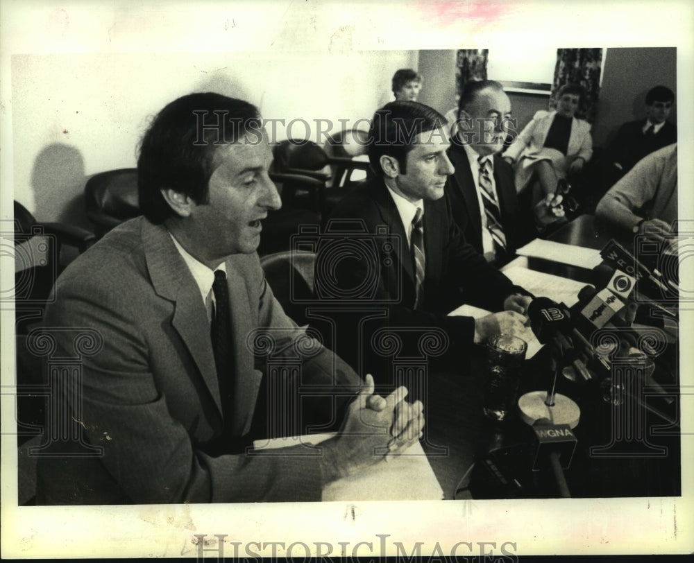 1984 Rensselaer County officials at press conference in Troy, NY - Historic Images