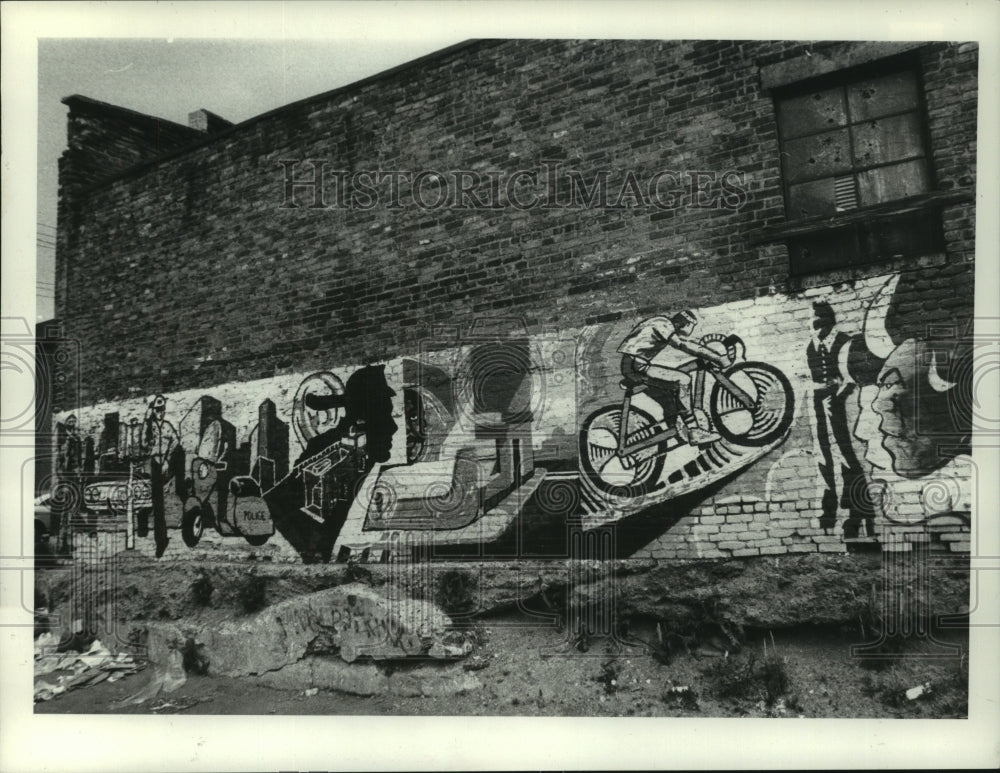 1980 Arch &amp; Trinity Mural, Before My Time - Historic Images