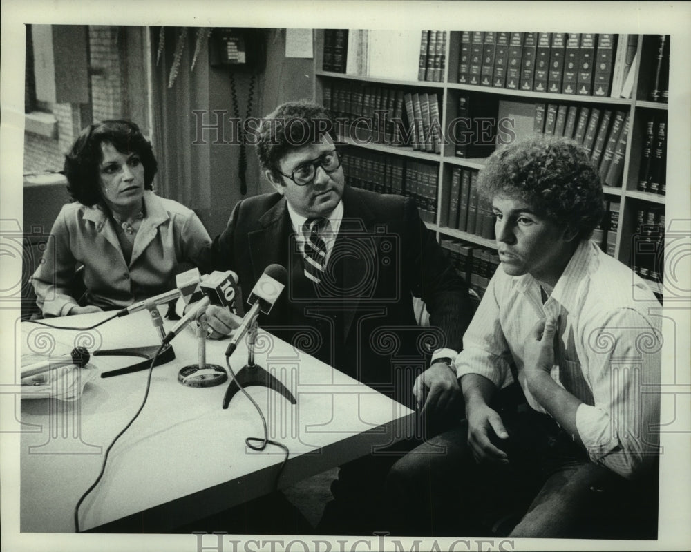 1980 Robert BJ White, Mom &amp; Attorney F Stanton Ackerman, New York - Historic Images