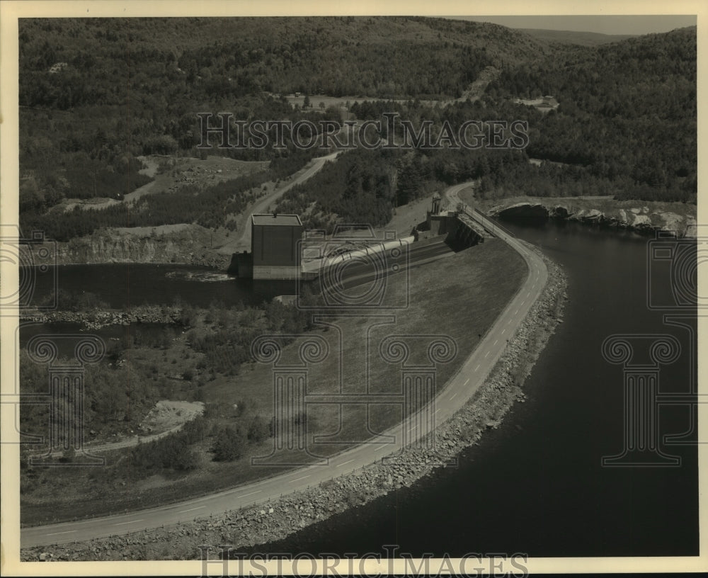 1981 Niagara Mohawk electric plant in Stewart&#39;s Bridge, New York - Historic Images
