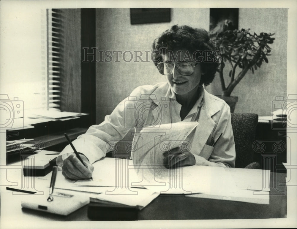 1980 Press Photo Dr. Marian Murphy, Sunnyview Hospital, Schenectady, New York - Historic Images