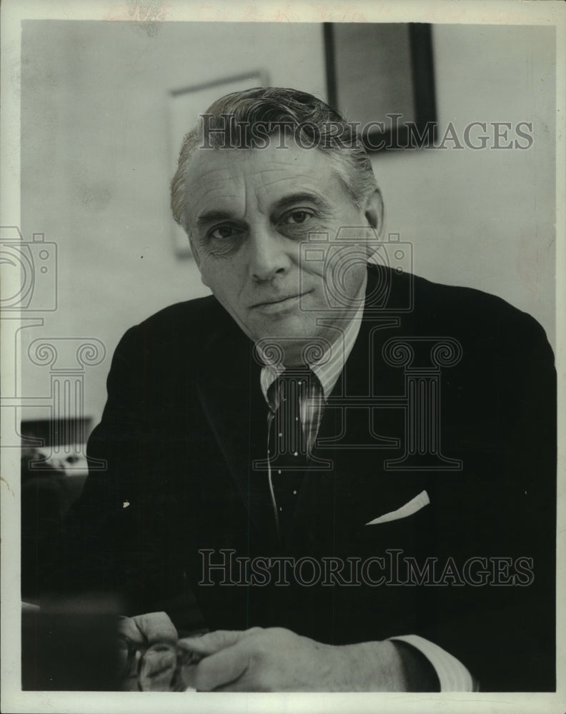 1965 Press Photo Washington News Commentator Edward Morgan in Albany, New York-Historic Images