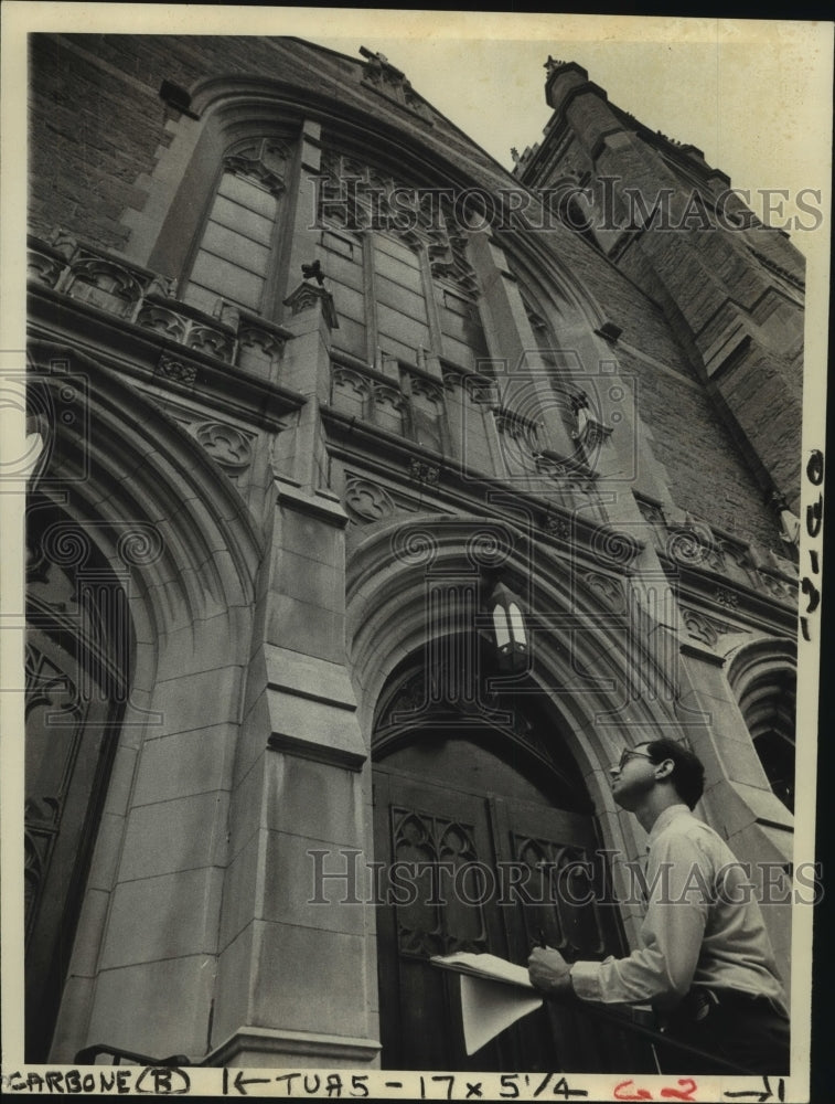 1982 Press Photo Man taking notes on steps of St. Patrick's Church, Troy, NY - Historic Images