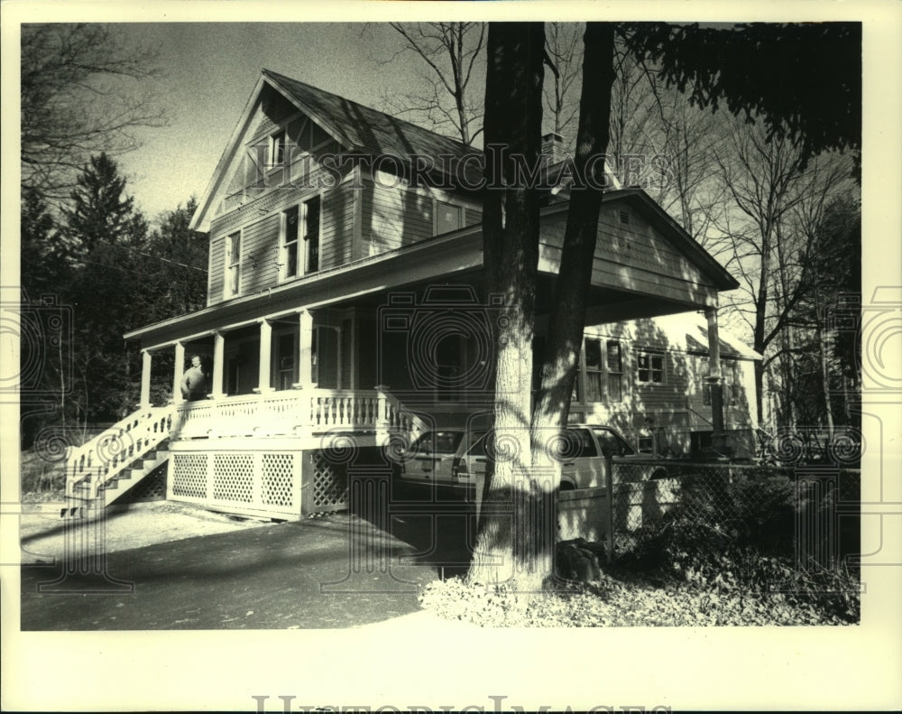 1986 Minkel residence in Saratoga Springs, New York - Historic Images