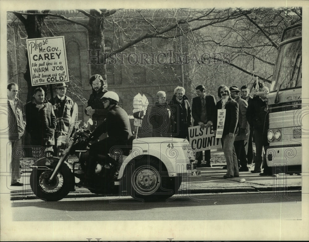 1975 Ulster County civil service union members picket in Albany, NY - Historic Images