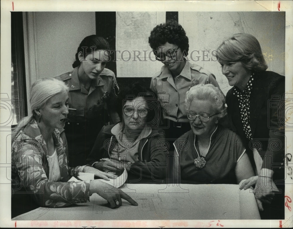 1980 Niskayuna, New York town officials look over project proposal - Historic Images