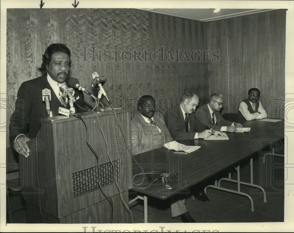 1984 Press Photo New York State Museum, Nebraska Brace 3rd ward alderman meeting - Historic Images