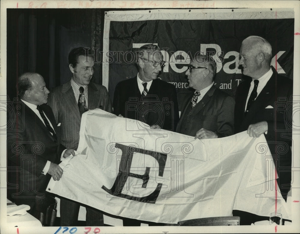1971 Press Photo National Commercial Bank receives export award in Albany, NY-Historic Images