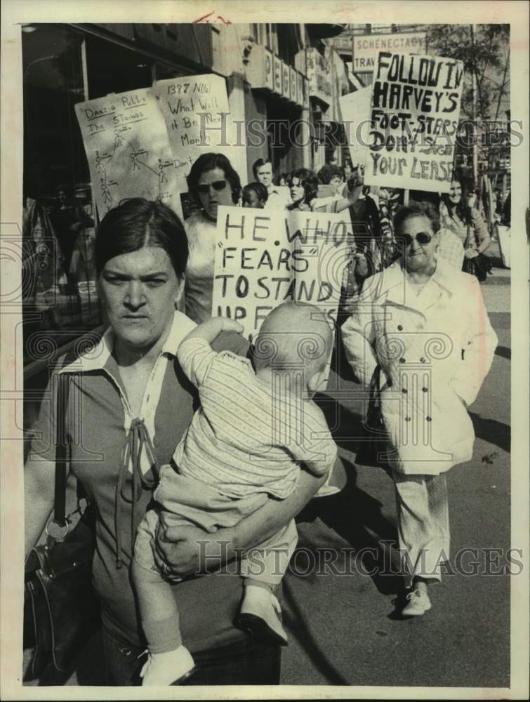 1976 Marchers protest Schenectady, NY Housing Authority rent hikes - Historic Images