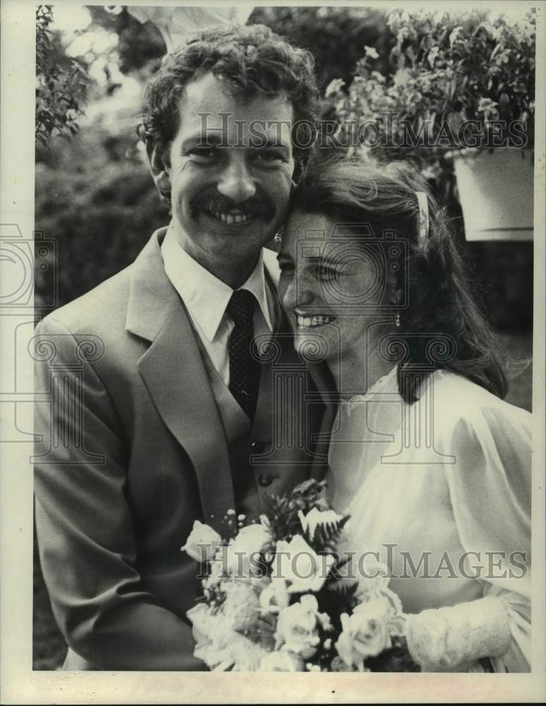 1980 Heather Whitney weds David T. Schlacter in New York - Historic Images