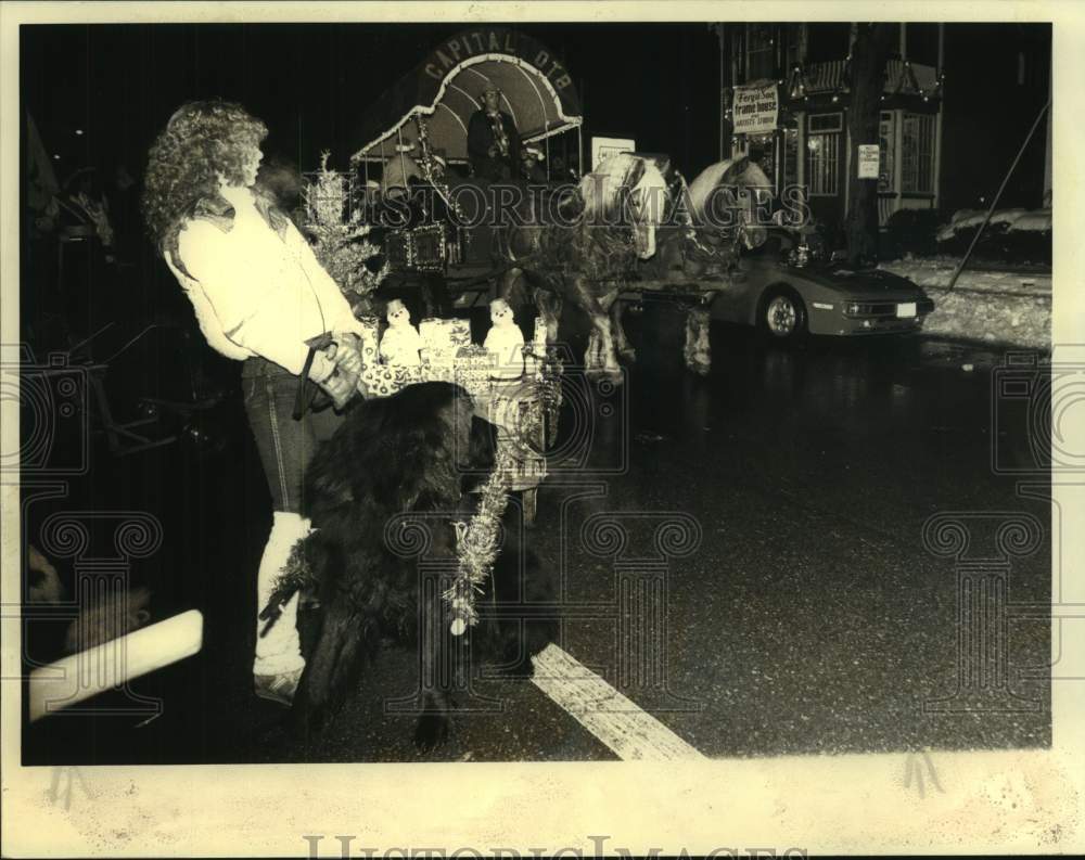 1986 Participants wait to enter Schenectady, NY Christmas parade - Historic Images