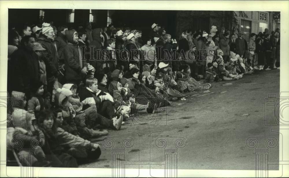 1989 Crowds on State Street for Schenectady, NY Christmas parade - Historic Images