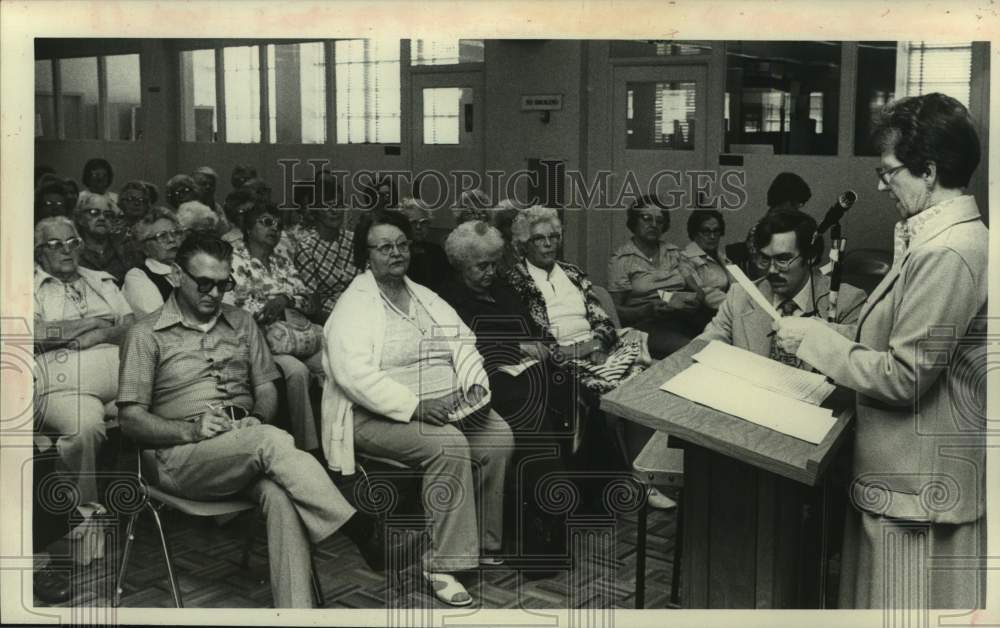 1979 Jayne Rycheck speaks at Schenectady, NY Senior Citizens meeting - Historic Images