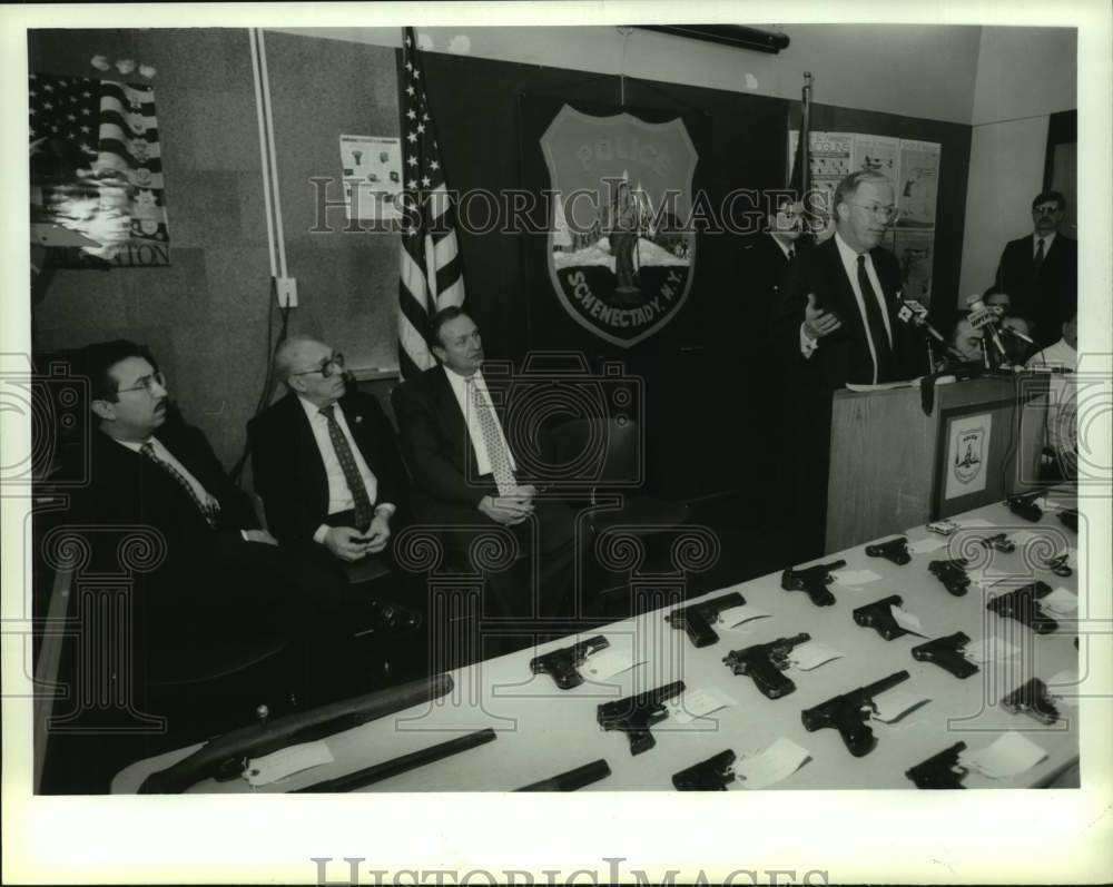 1994 New York officials announce &quot;War on Guns&quot; at press conference - Historic Images