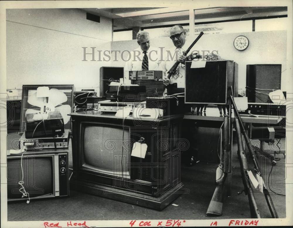 1973 Press Photo Schenectady, NY police officers with recovered stolen goods-Historic Images