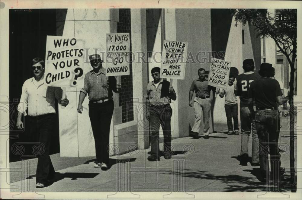 1976 Schenectady, New York police officers picketing - Historic Images