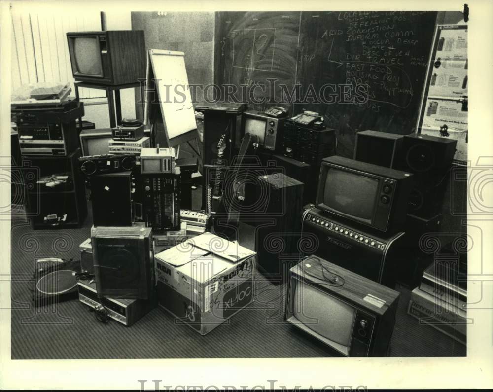 1986 Pile of stolen items recovered in Schenectady, NY police raid - Historic Images