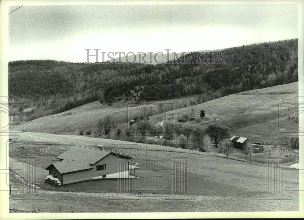 1989 New home in East Cobleskill, Schoharie County, New York - Historic Images