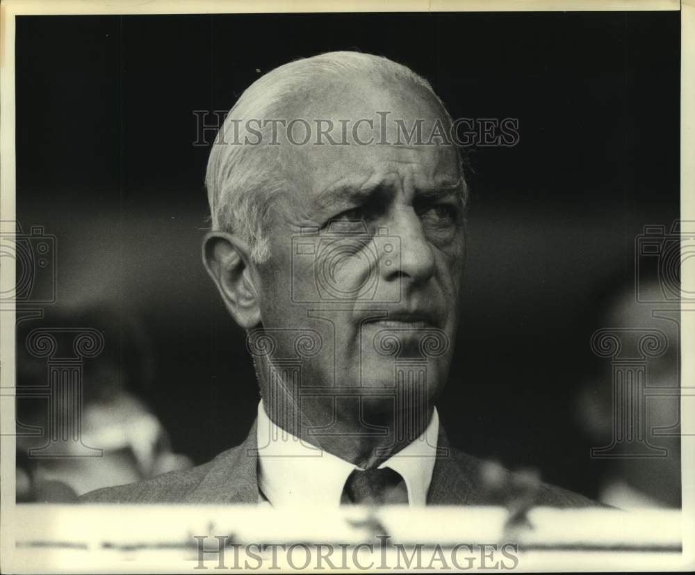 1971 Press Photo John M. Schiff watches horses at Saratoga, NY, finish line-Historic Images