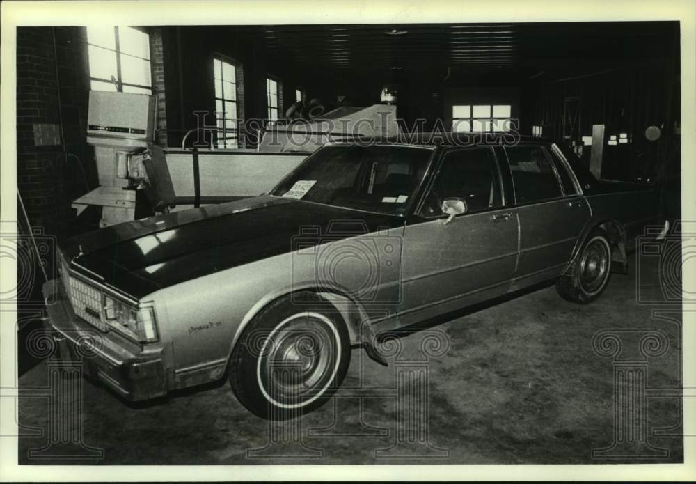 1984 Getaway car used in Schenectady Trust Company bank heist, NY - Historic Images