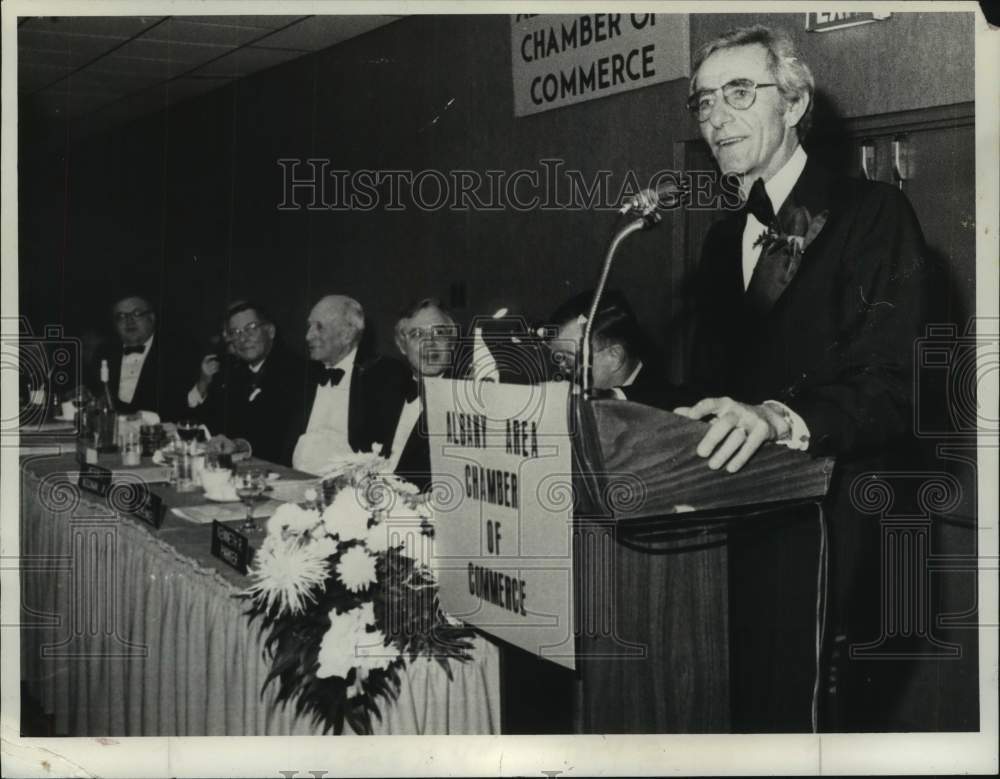 1980 Chris Schenkel speaks at Albany, NY Area Chamber of Commerce - Historic Images