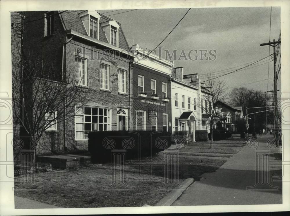 1981 Schenectady, New York street view of houses on Union Street - Historic Images