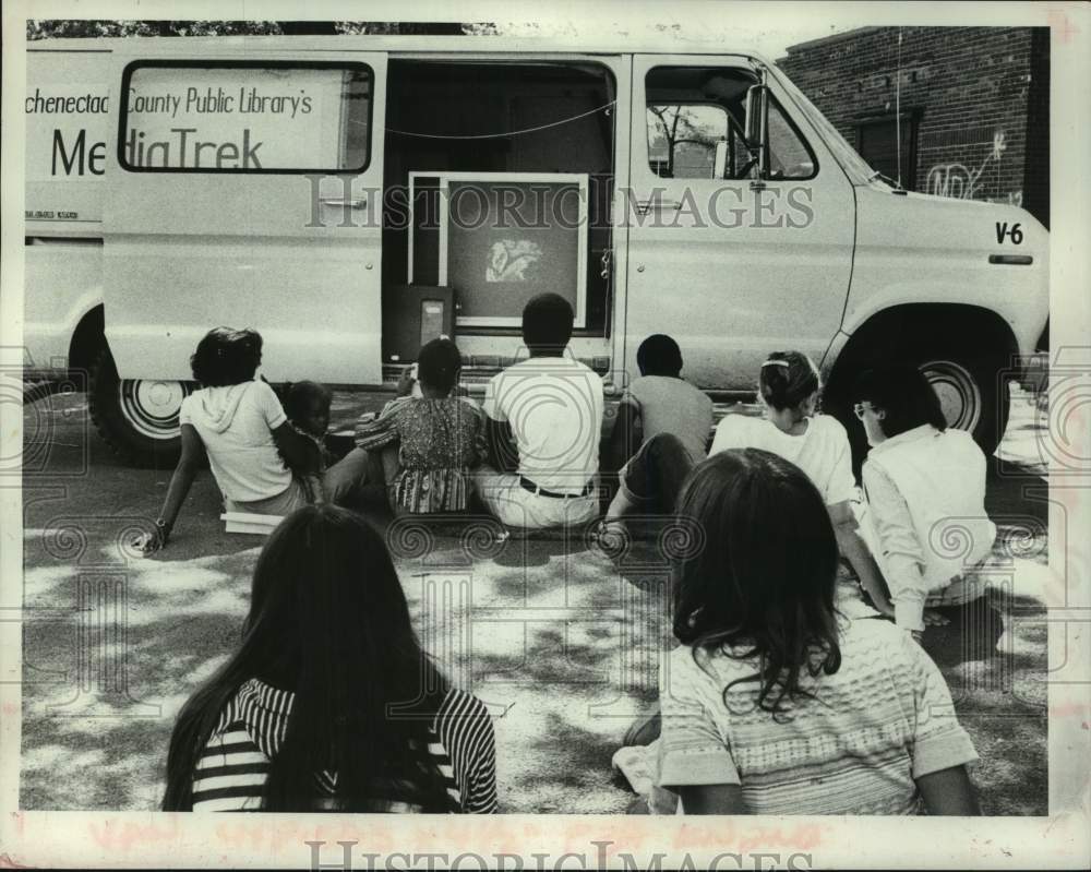 1978 Schenectady, NY County Library shows movie from Media Trek van - Historic Images