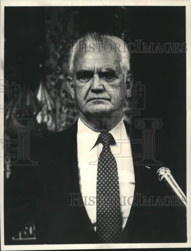 1983 General William Westmoreland speaking at Ulster College, NY - Historic Images