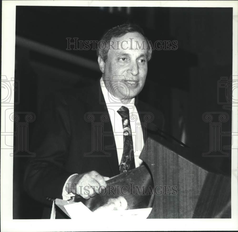 1991 Rabbi Avi Weiss speaks at Temple Israel, Albany, New York - Historic Images