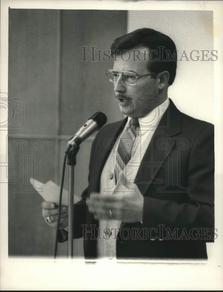 1984 Stanley Weaver speaks to Saratoga County, NY Supervisors Board - Historic Images