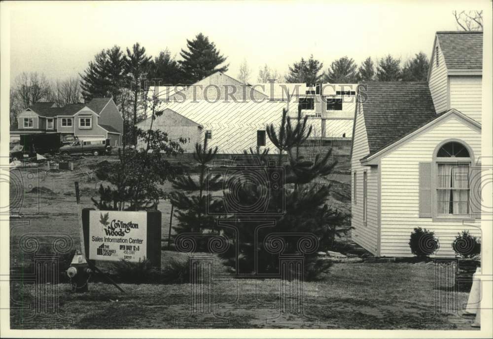 1986 New home construction in Westmere, New York neighborhood - Historic Images