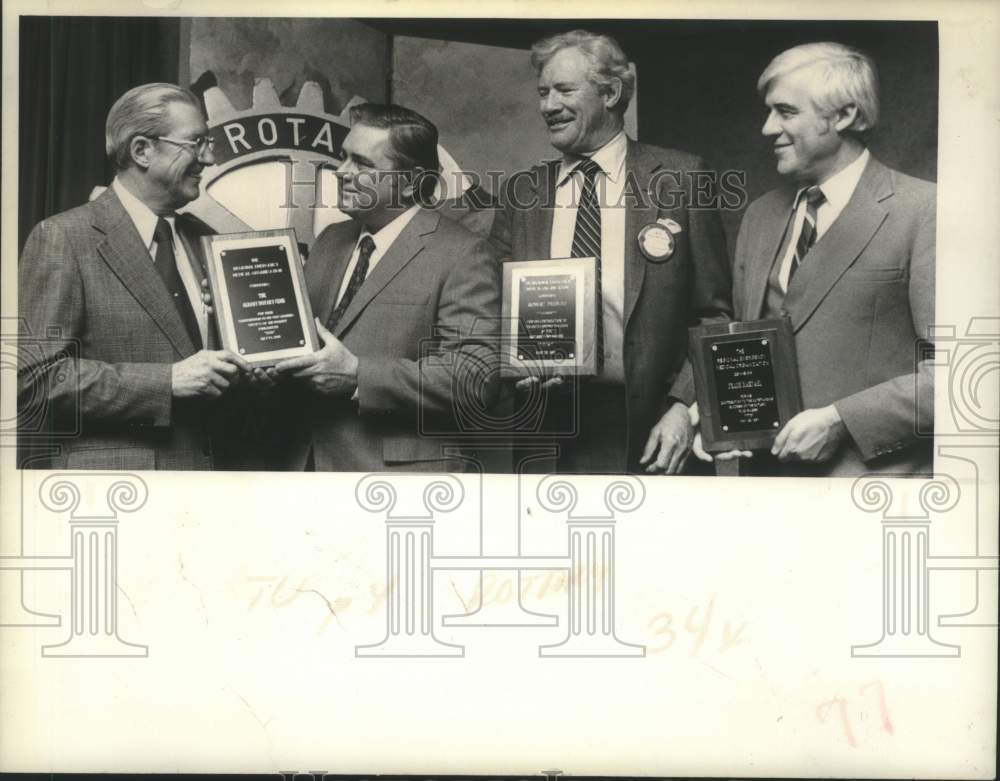 1982 Press Photo Albany, New York Rotary Club award presentation ceremony - Historic Images
