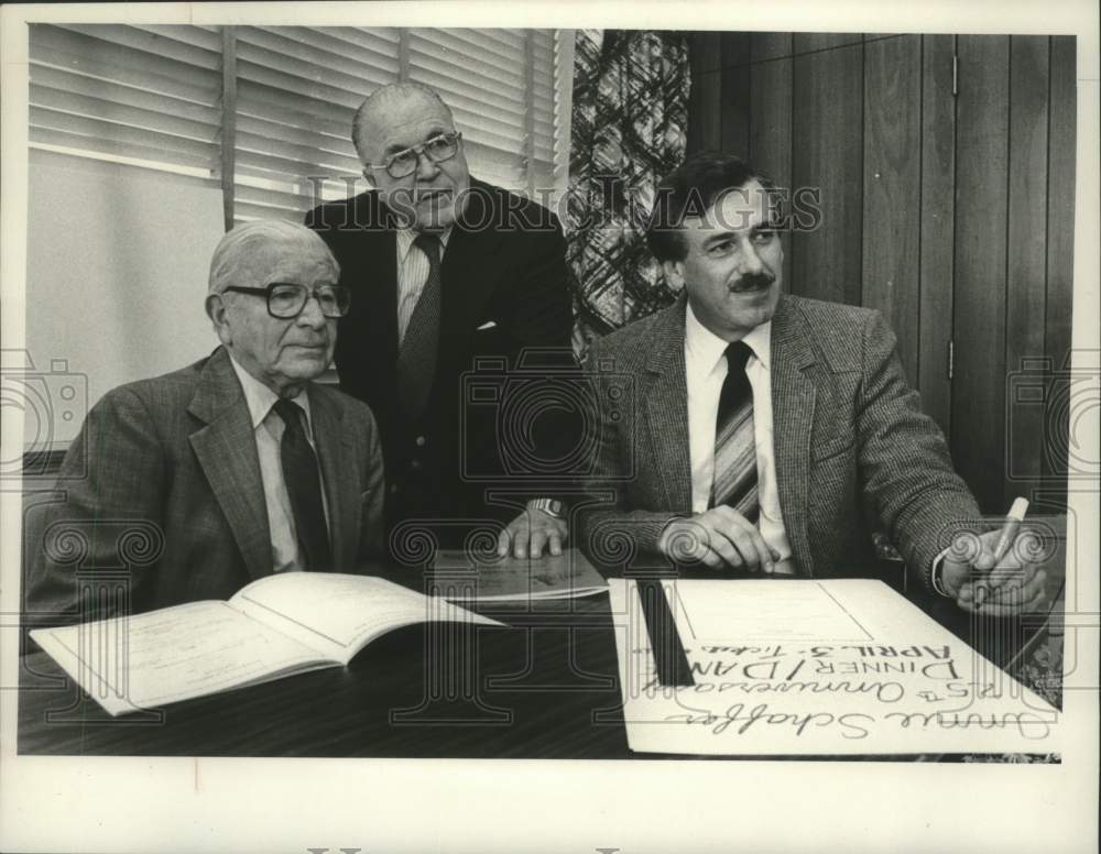 1982 Press Photo Event committee planning dinner/dance in New York - tua13540 - Historic Images