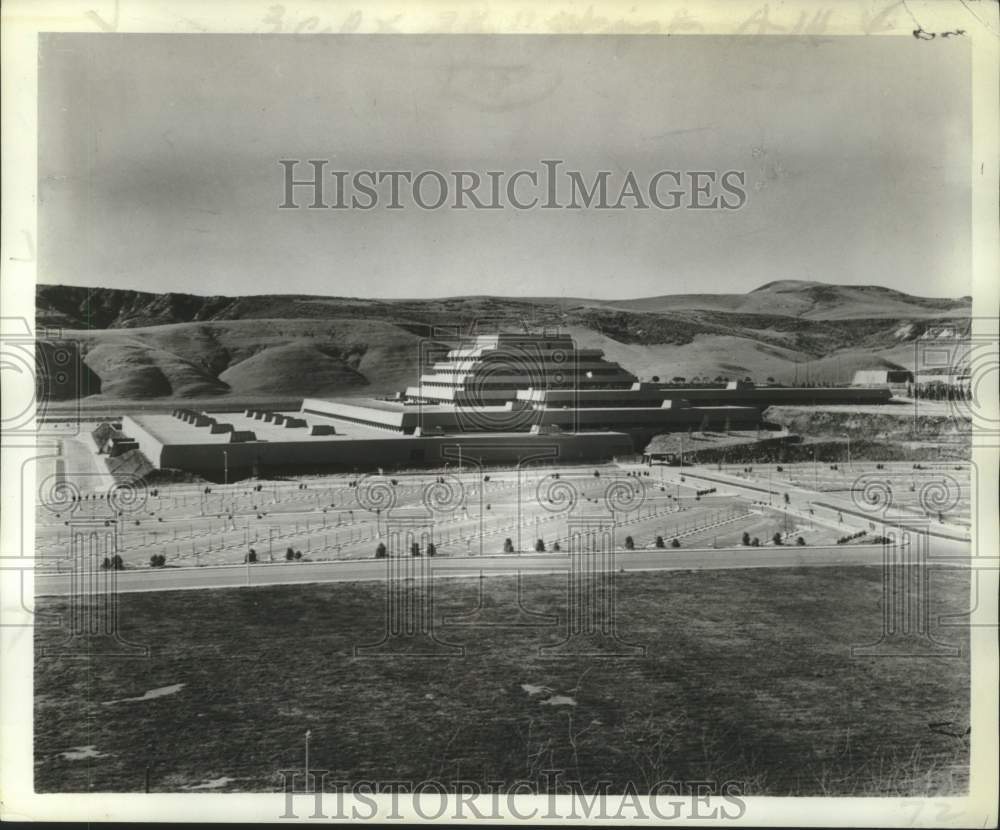 1979 Press Photo Exterior view of North American Rockwell Plant, Orange County - Historic Images