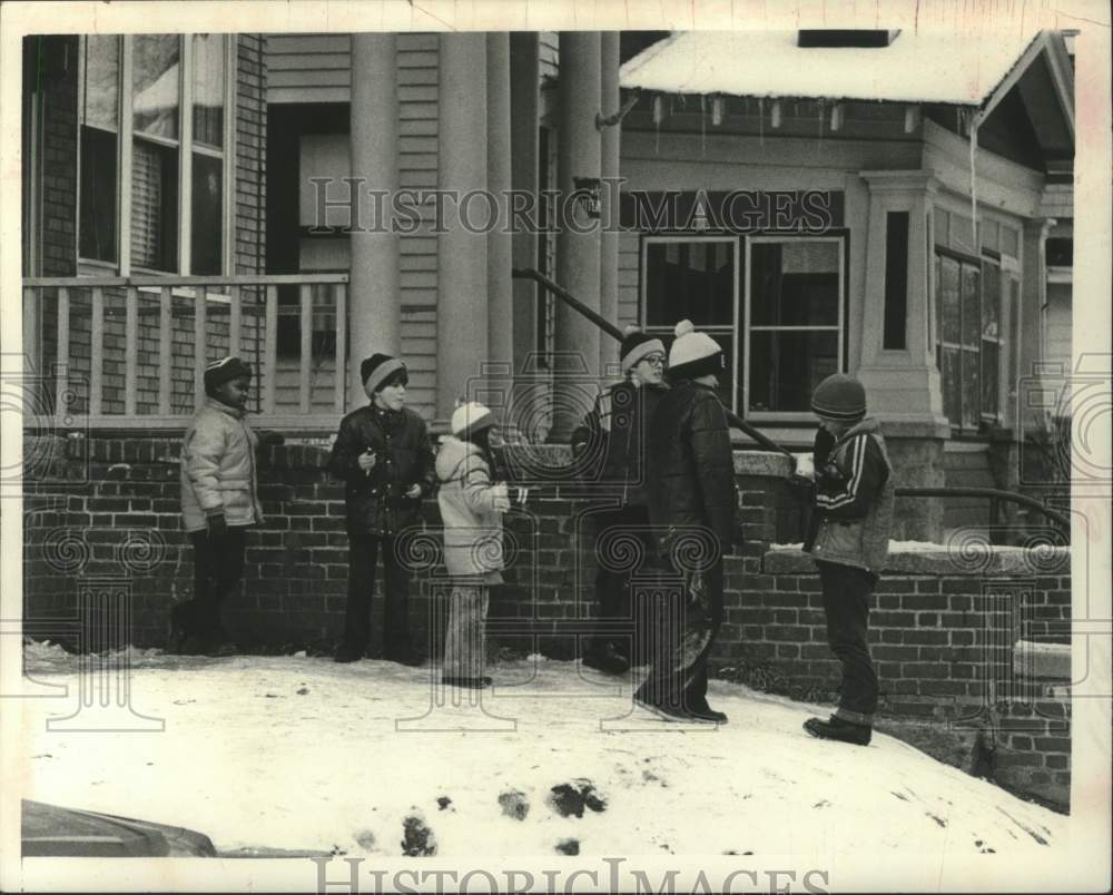 1979 Press Photo Kids playing in North Albany, New York - tua13592 - Historic Images