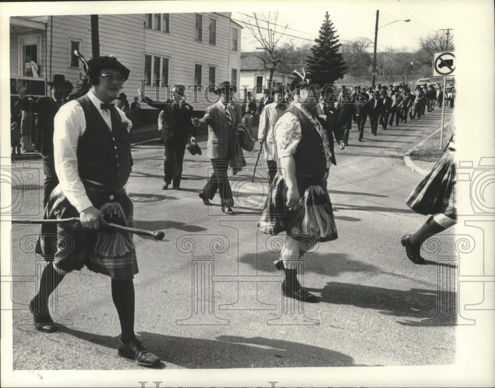 1977 Press Photo Parade on the streets of North Albany, New York - tua13595 - Historic Images