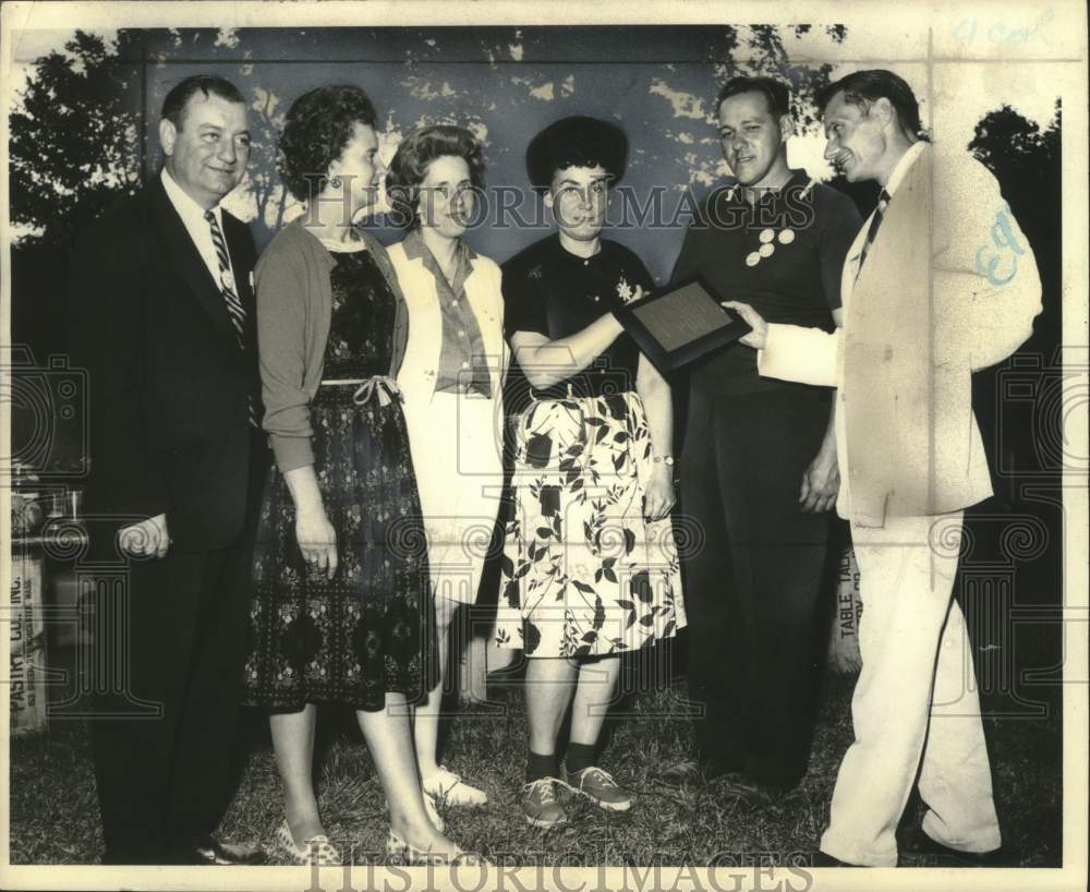 Press Photo Democratic Social Club meeting, Kinderhook, New York - tua13688 - Historic Images