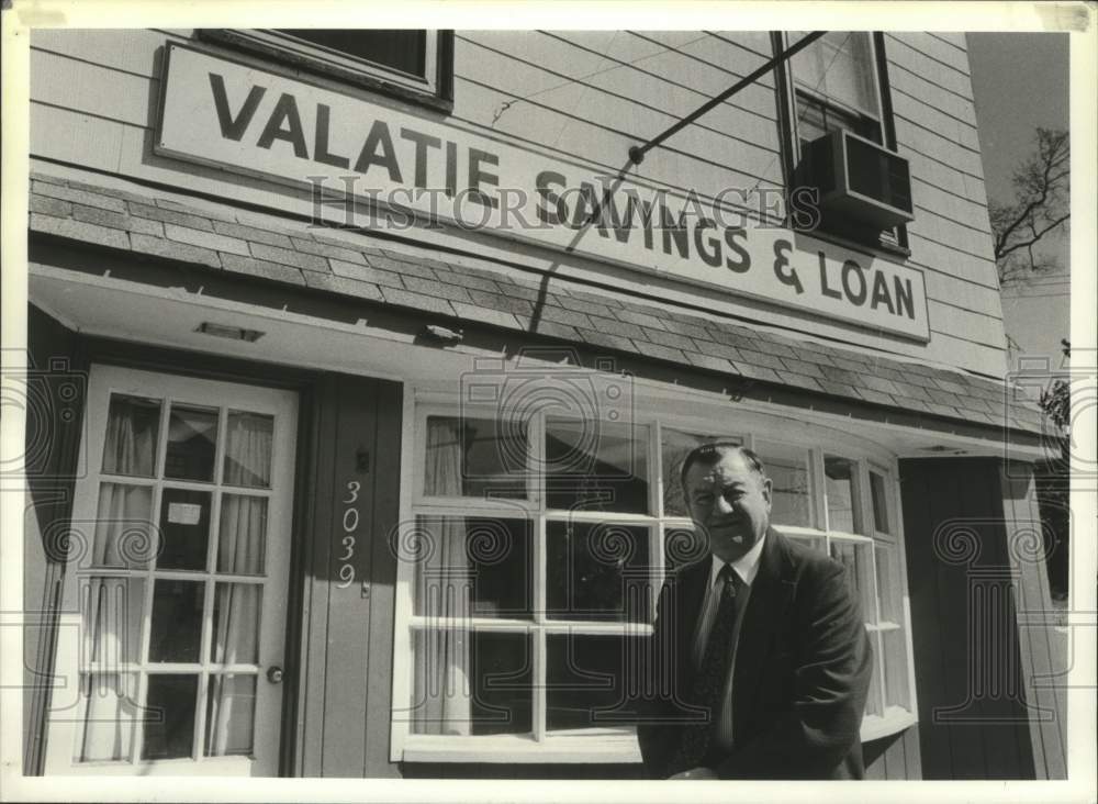 1991 Press Photo Larry Novak, President, Valatie, New York Savings &amp; Loan - Historic Images