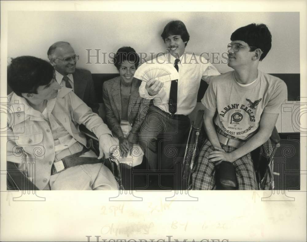 1984 Press Photo Members gather at the Cerebral Palsy Center - tua13698 - Historic Images