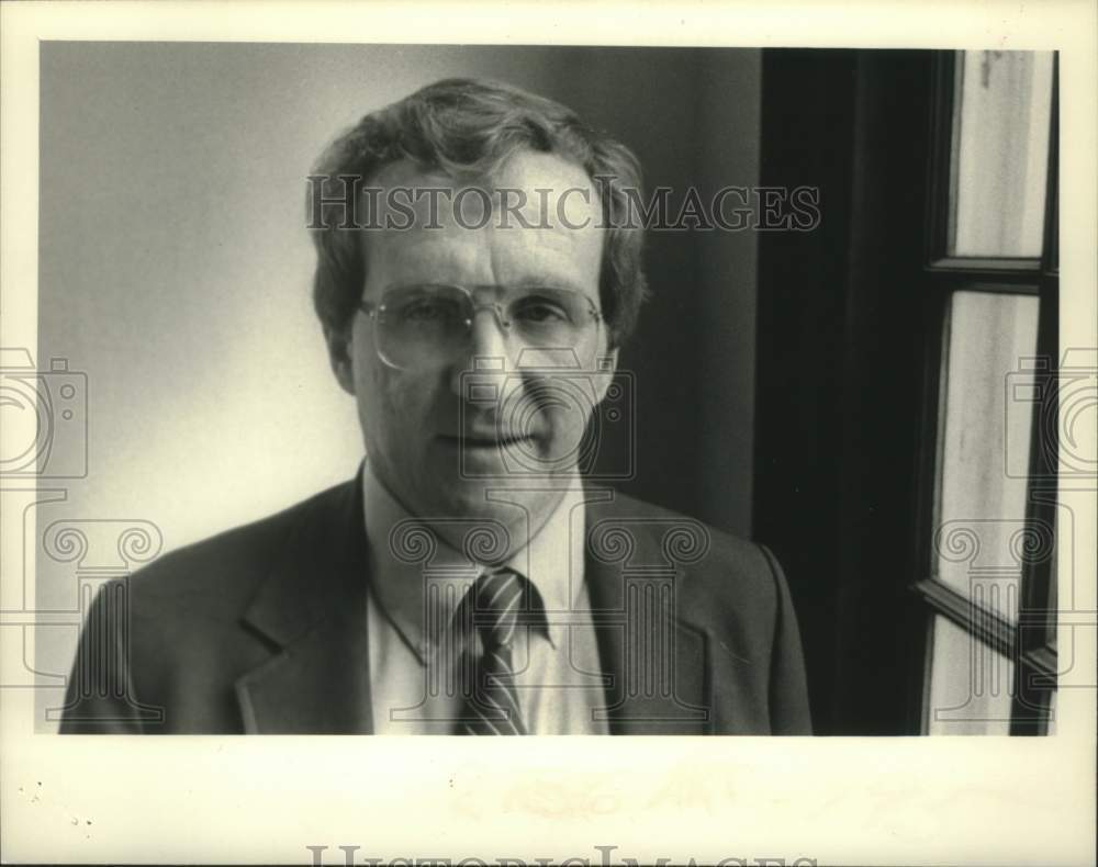 1983 Press Photo Dr. Ronald Norris - tua13730 - Historic Images