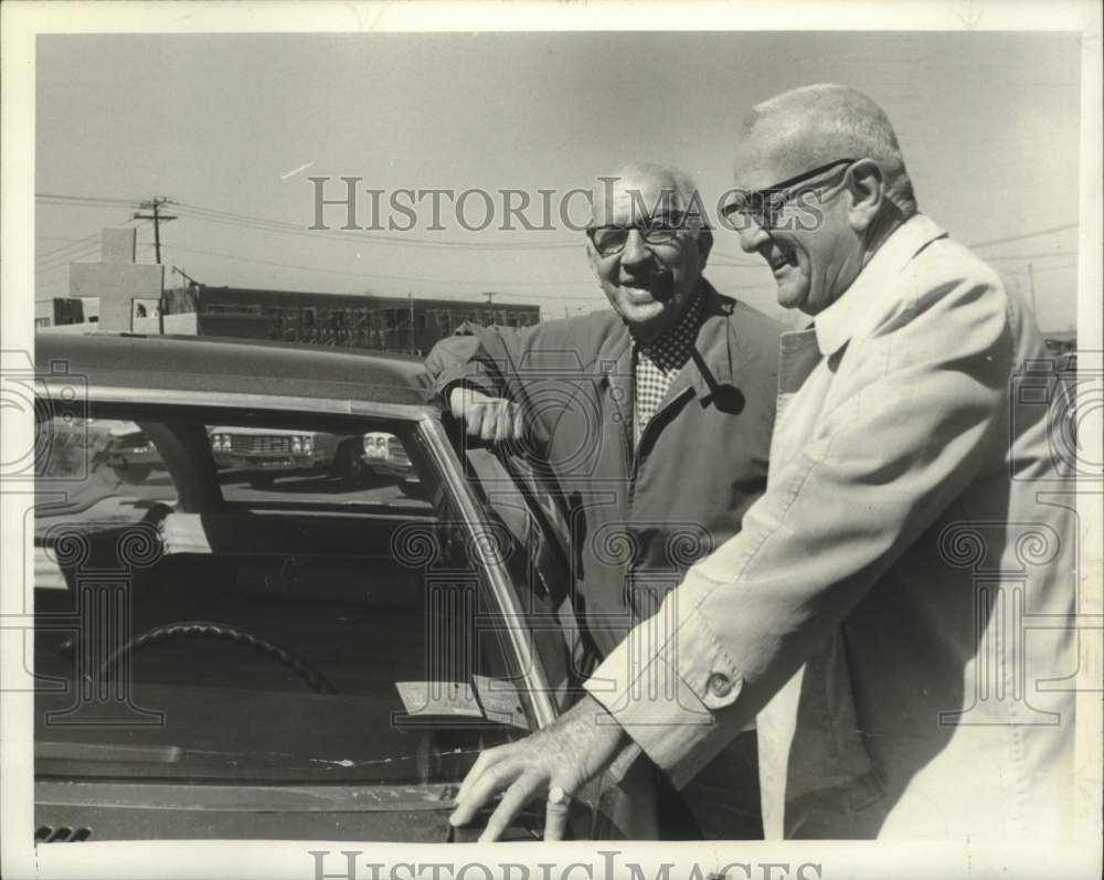 1973 Volunteer drivers with Red Cross in Albany, New York - Historic Images