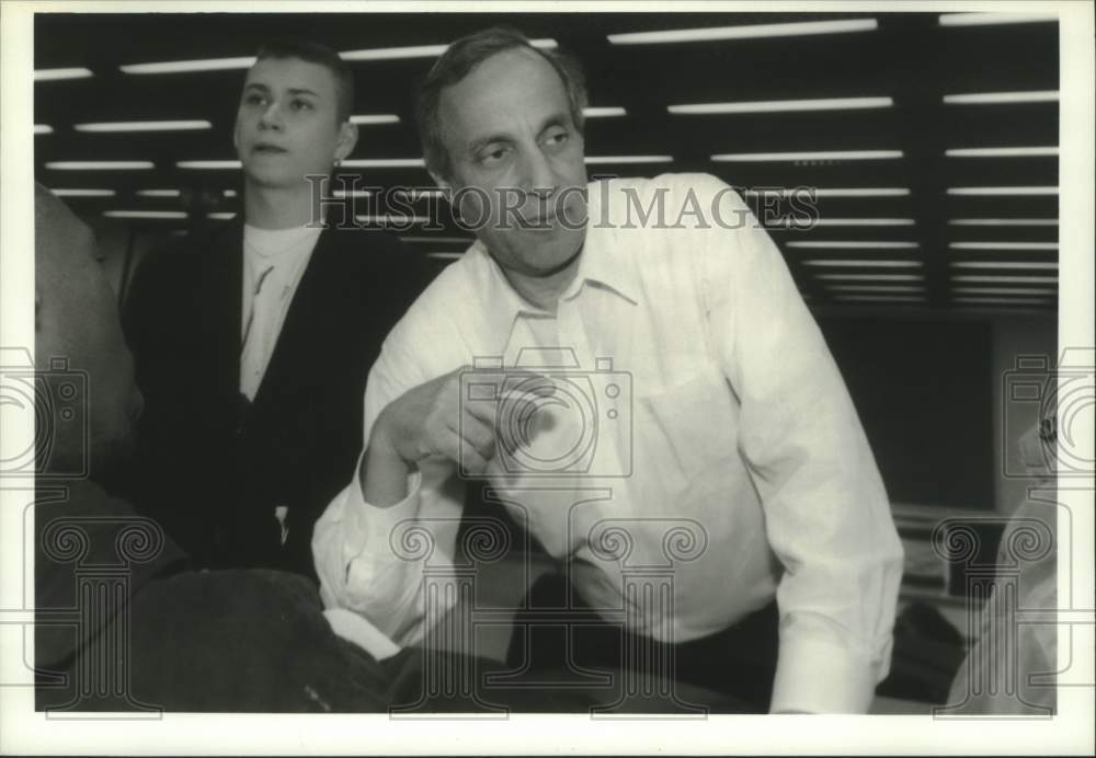 1994 Press Photo Rabbi Avi Weiss speaks at State University of New York, Albany - Historic Images