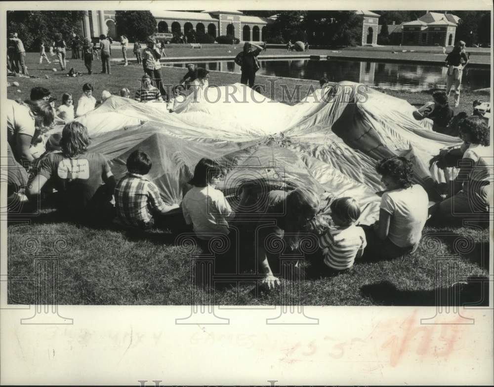 1979 Press Photo New Games Festival, Saratoga Springs State Park, New York - Historic Images