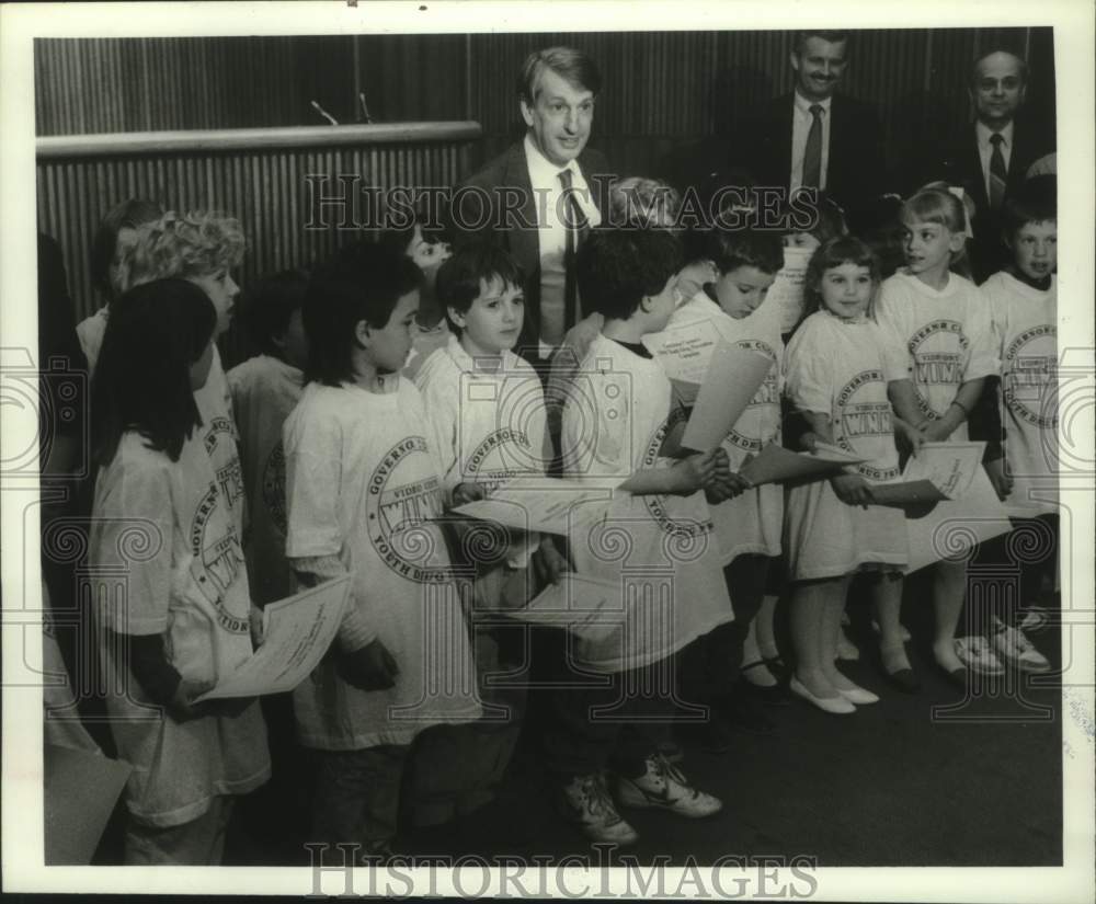 1990 Press Photo New York State Substance Abuse commissioner &amp; Albany students - Historic Images