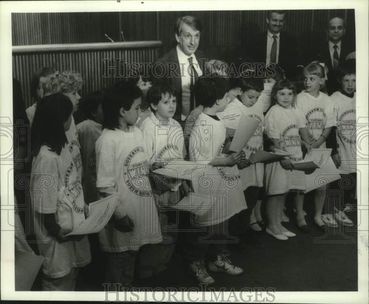 1990 Press Photo New York State Substance Abuse commissioner & Albany students - Historic Images