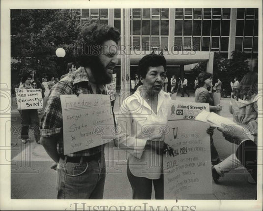 1980 Press Photo New York State Employees interviewed at union rally in Albany - Historic Images