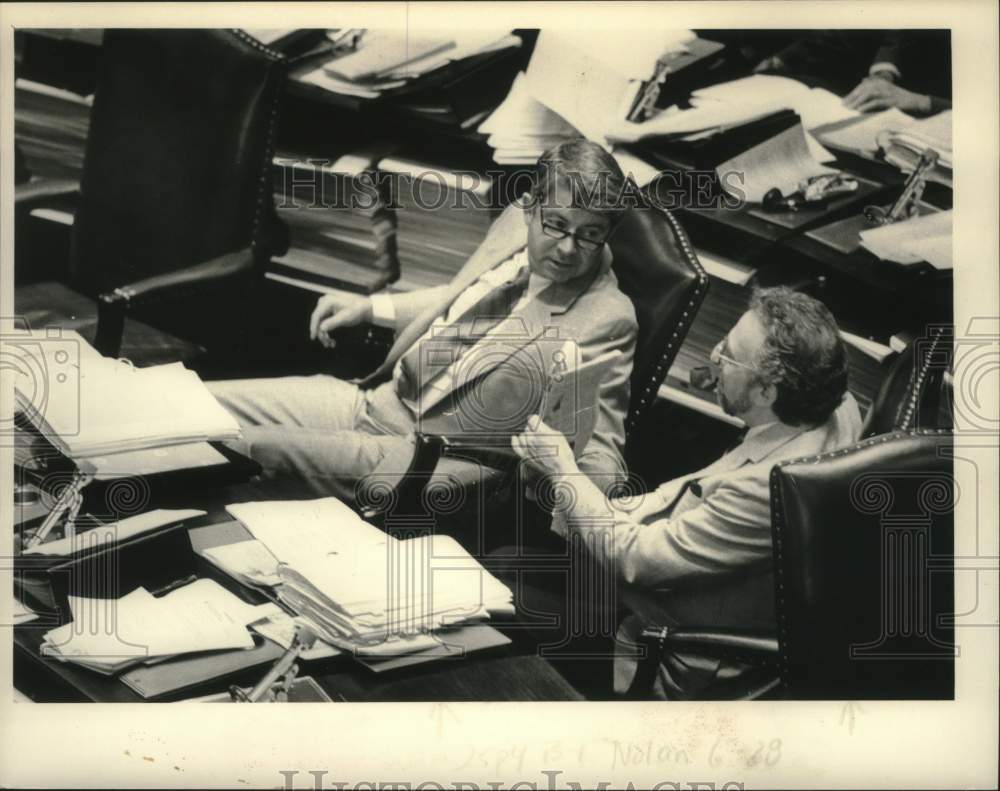 1984 Press Photo New York State Senators Nolan & Ohrenstein at State Capitol - Historic Images